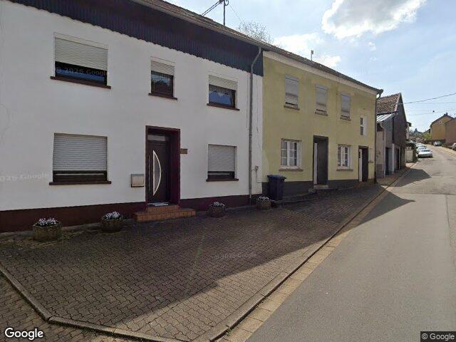 Zwangsversteigerung: Zweifamilienhaus in Mettlach, Saarhölzbach