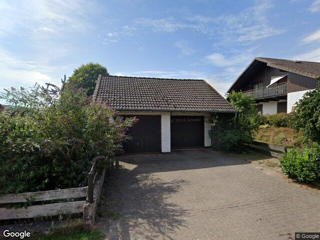 Zwangsversteigerung: Einfamilienhaus in Moringen, Fredelsloh