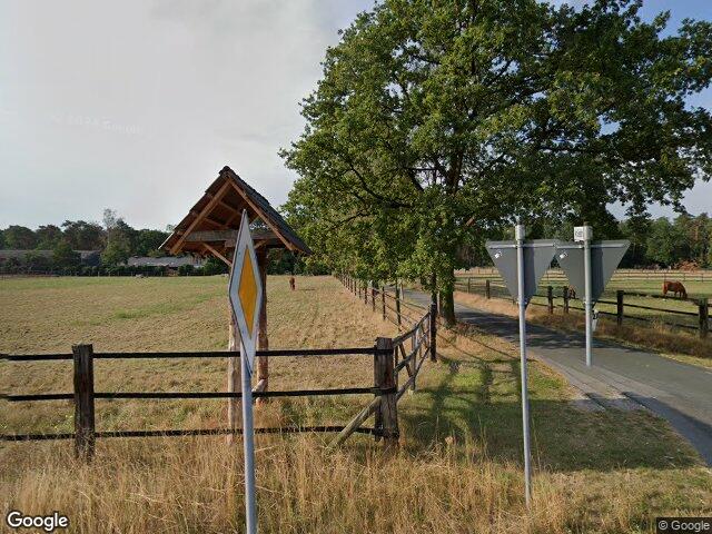 Zwangsversteigerung: Reitanlage - Wohnhaus, Ställe, Reithalle und Nebengebäude in Versmold
