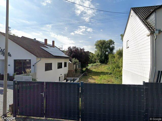 Zwangsversteigerung: Grundstück bebaut mit zwei hintereinander angebauten Einfamilienhäusern in Lebach