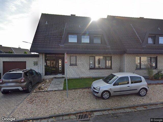 Zwangsversteigerung: Kfz-Stellplatz, Garage, Einfamilienhaus in Wegberg