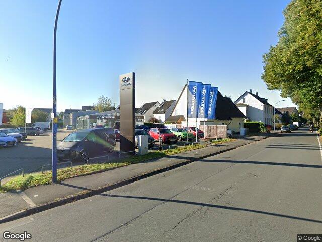 Zwangsversteigerung: Mehrfamilienhaus, Gewerbeeinheit (Malerbetrieb, Kfz-Werkstatt), 6 Fertiggaragen in Schwerte, Westhofen