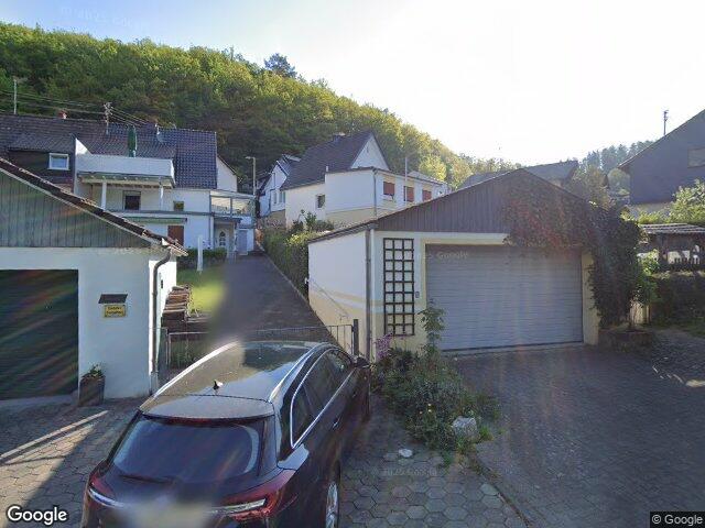 Zwangsversteigerung: Garage, Eigentumswohnung (3 bis 4 Zimmer) in Lennestadt, Bilstein