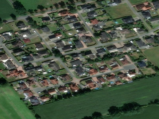 Zwangsversteigerung: land- und forstwirtschaftlich genutztes Grundstück in Neuscharrel