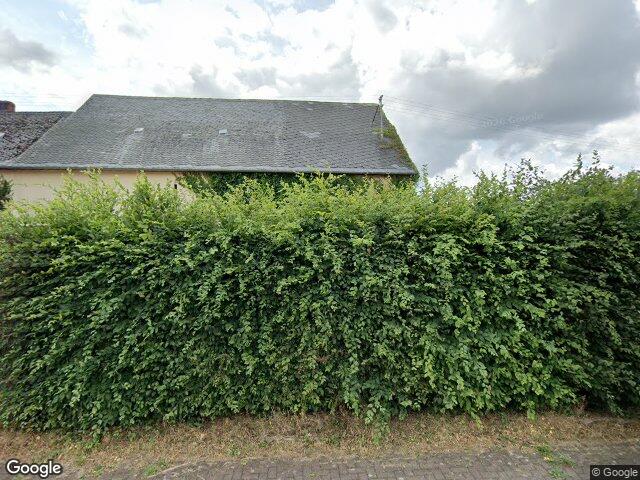 Zwangsversteigerung: Lfd. Nr. 1:Einfamilienhaus, Stall-/Scheunengebäude, Garage, Holzschuppen, lfd. Nr. 2: unbebaut (Wiese) in Asbach