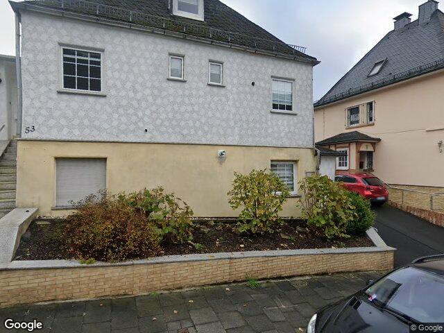 Zwangsversteigerung: Einfamilienhaus, Gebäude- und Freifläche in Siegen