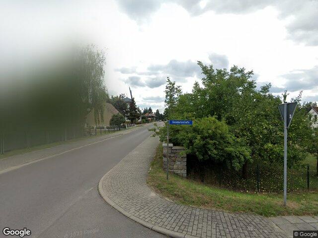 Zwangsversteigerung: Einfamilienhaus in Straupitz