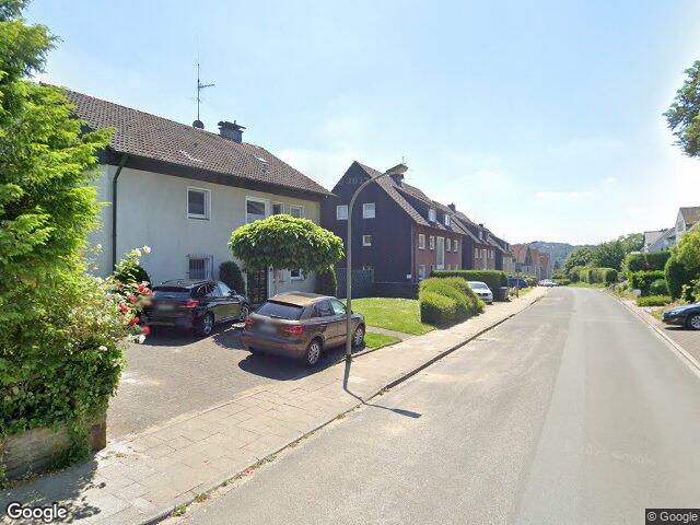 Zwangsversteigerung: Einfamilienhaus, Anteil an einer privaten Zuwegungsfläche, Anteil an einer privaten Zuwegungsfläche, Anteil an einer privaten Zuwegungsfläche in Hattingen, Winz-Baak