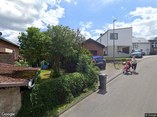 Zwangsversteigerung: Zweifamilienhaus, Garage, Eigentumswohnung (3 bis 4 Zimmer) in Bad Münstereifel, Hohn