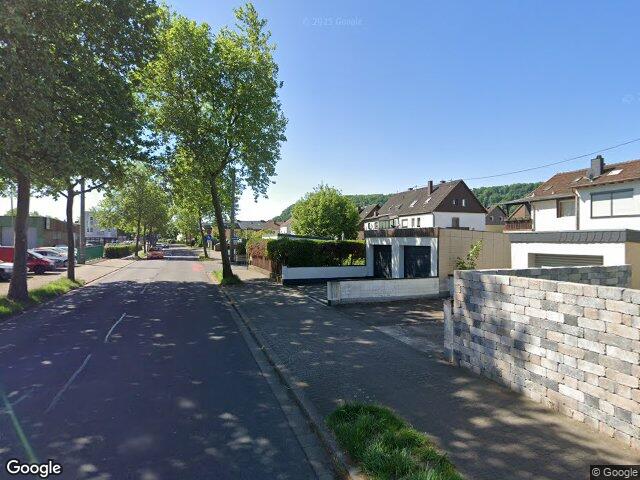 Zwangsversteigerung: Sonstiges, Mehrfamilienhaus, Garage, Dreifamilienhaus; Doppelgarage in Dillingen, Pachten