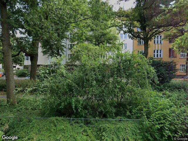 Zwangsversteigerung: Kfz-Stellplatz, Wohn-/Geschäftshaus in Berlin