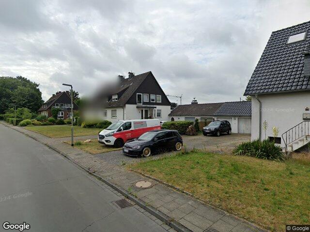 Zwangsversteigerung: Zweifamilien-Doppelhaushälfte mit PKW-Doppelgarage in Voerde