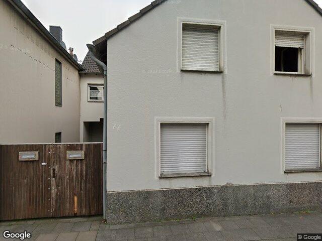 Zwangsversteigerung: Einfamilienhaus, Einliegerwohnung in Frechen, Buschbell