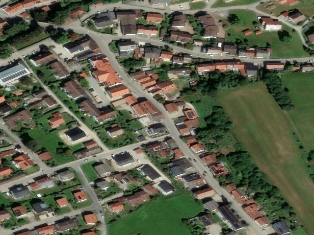 Zwangsversteigerung: Zweifamilienhaus in Neumarkt-St. Veit