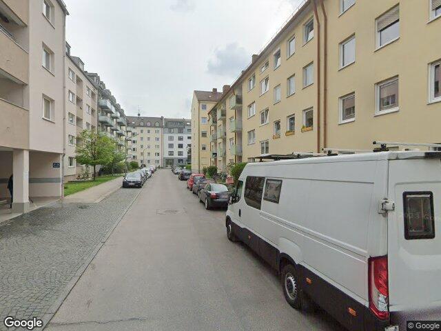 Zwangsversteigerung: Eigentumswohnung (3 bis 4 Zimmer) in München