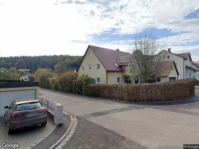 Zwangsversteigerung: Einfamilienhaus in Poppenricht