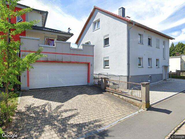 Zwangsversteigerung: Einfamilienhaus in Stegaurach, Dellern