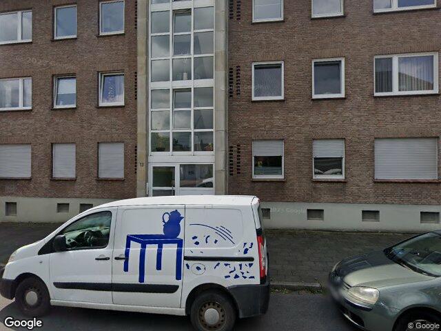Zwangsversteigerung: Wohnungseigentumswohnung (3 Zimmer) sowie Teileigentum (Garage) in Wesel