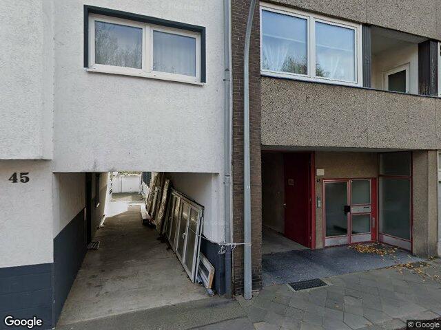 Zwangsversteigerung: Mehrfamilienhaus, mit Garagen in Düsseldorf, Gerresheim