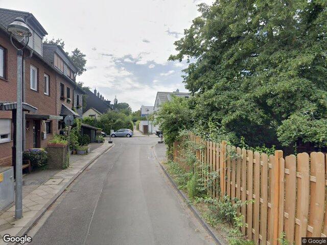 Zwangsversteigerung: Garage, Einfamilienhaus in Düsseldorf, Benrath
