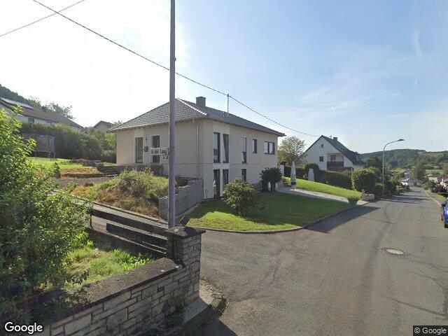 Zwangsversteigerung: Einfamilienhaus, Garage in Oberstadtfeld