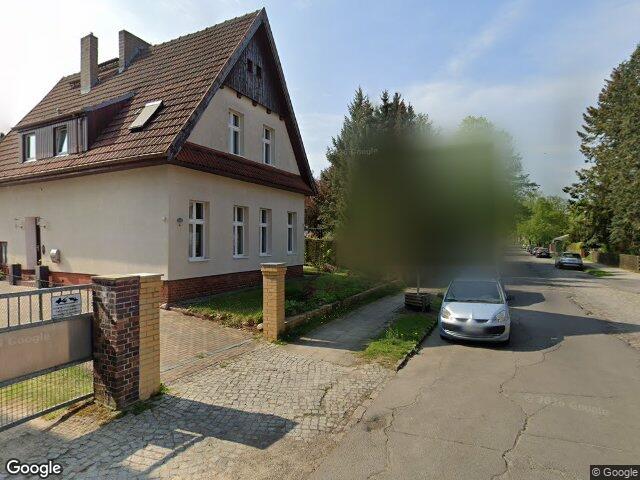 Zwangsversteigerung: Mehrfamilienhaus in Berlin, Buch