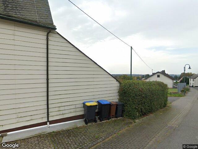 Zwangsversteigerung: Einfamilienhaus, Gebäude- und Freifläche, Landwirtschaftsfläche in Leienkaul