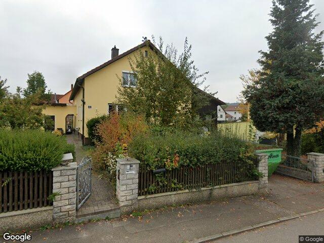 Zwangsversteigerung: Zweifamilienhaus in Wenzenbach