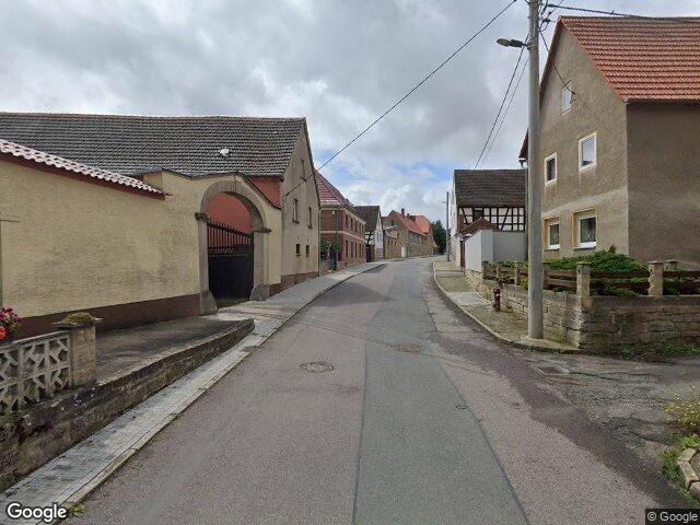 Zwangsversteigerung: Sonstiges, Dreiseitenhofbebauung, Einfamilienhaus im Rohbau in Osterfeld