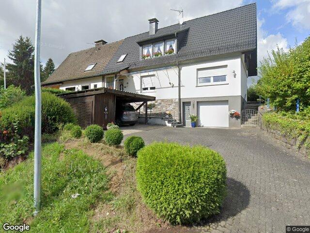 Zwangsversteigerung: Einfamilienhaus als Doppelhaushälfte in Neuenrade