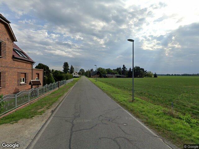 Zwangsversteigerung: Einfamilienhaus, land- und forstwirtschaftlich genutztes Grundstück in Neu-Seeland, Bahnsdorf