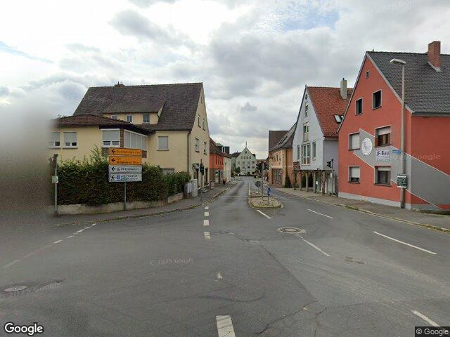 Zwangsversteigerung: Geschäftshaus mit Nebengebäude in Höchstadt