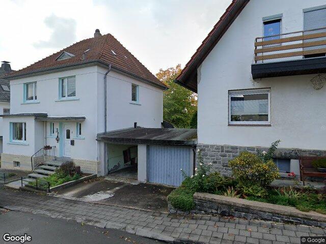 Zwangsversteigerung: Garage, Einfamilienhaus in Marsberg, Niedermarsberg