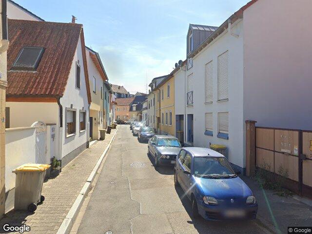 Zwangsversteigerung: Einfamilienhaus in Mannheim, Neckarau