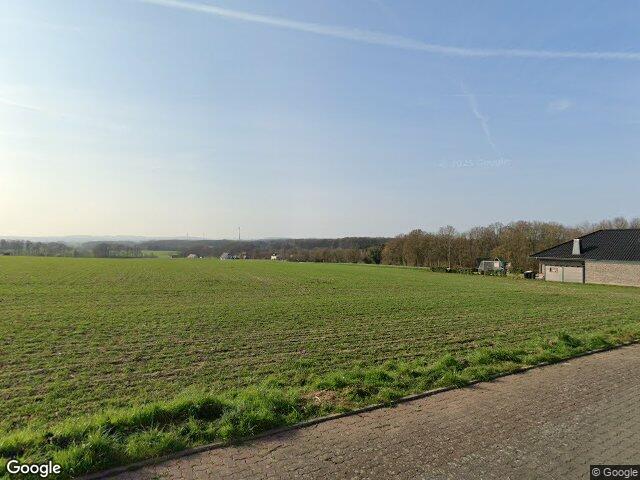 Zwangsversteigerung: Kfz-Stellplatz, Eigentumswohnung (3 bis 4 Zimmer) in Hüllhorst