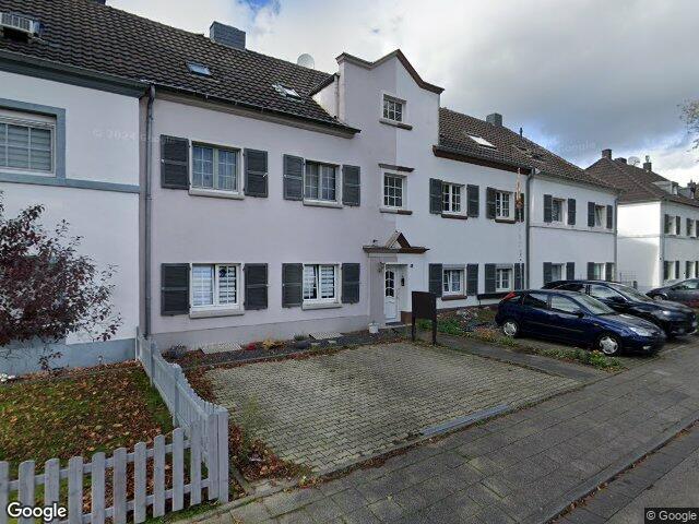 Zwangsversteigerung: Eigentumswohnung (1 bis 2 Zimmer), nebst Kammer im Dachgeschoss in Grevenbroich, Südstadt