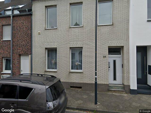 Zwangsversteigerung: Mehrfamilienhaus in Meerbusch, Osterath