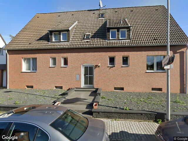 Zwangsversteigerung: Mehrfamilienhaus in Grevenbroich, Kapellen