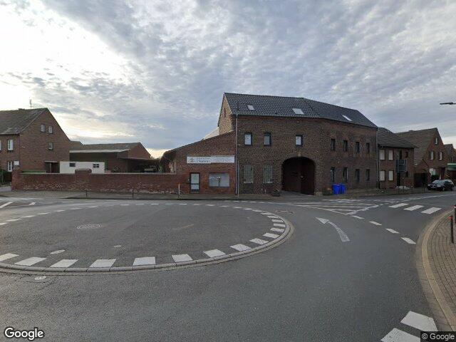 Wohn- und Geschäftshaus in Neuss, Grefrath