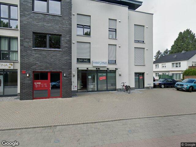 Zwangsversteigerung: Kfz-Stellplatz, Eigentumswohnung (3 bis 4 Zimmer) in Paderborn, Schloß Neuhaus