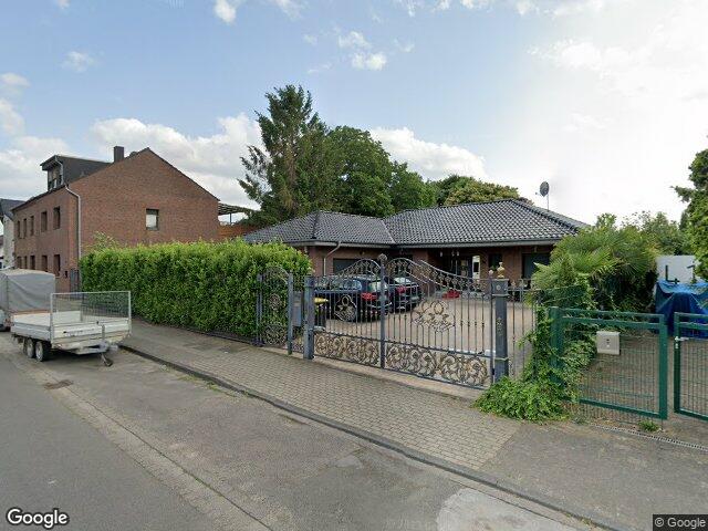 Mehrfamilienhaus in Düren, Merken