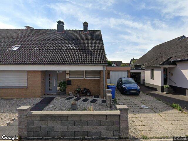 Zwangsversteigerung: Einfamilienhaus, Doppelhaushälfte in Erftstadt, Kierdorf
