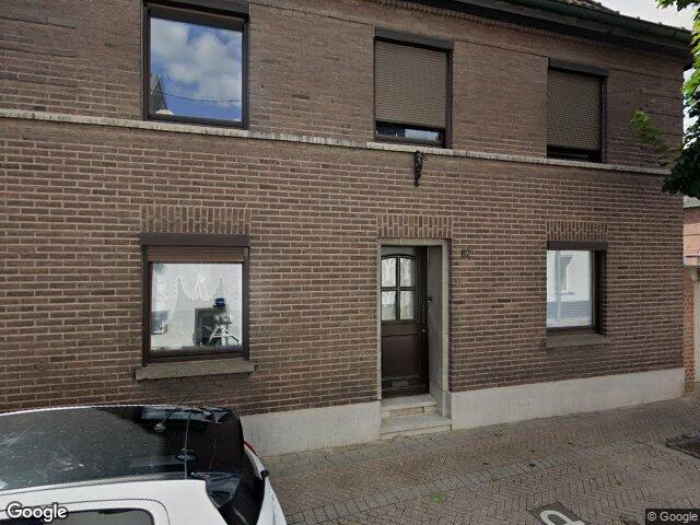 Zwangsversteigerung: Zweifamilienhaus, Nebengebäude und Scheune in Brüggen, Bracht