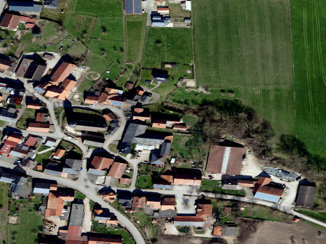 Zwangsversteigerung: Zweifamilienhaus, Garage in Borgentreich