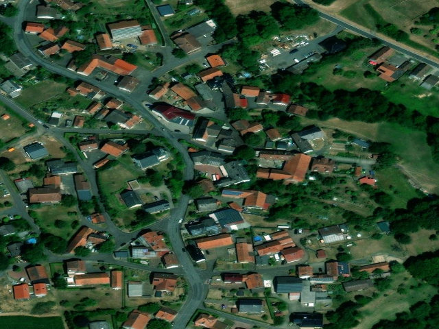 Mehrfamilienhaus in Kefenrod, Hitzkirchen
