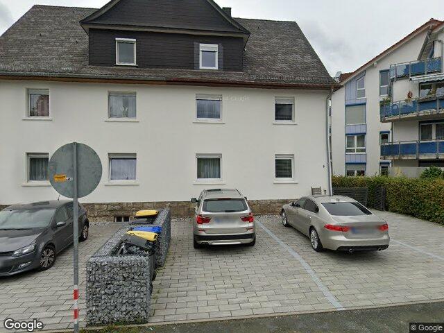 Zwangsversteigerung: Zweifamilienhaus, Zweifamilienhaus mit Garage in unbekanntem Ort