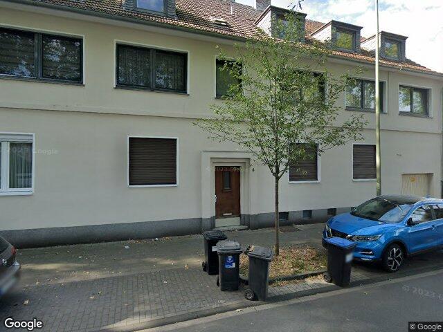 Zwangsversteigerung: Mehrfamilienhaus, Garage in Duisburg, Neumühl