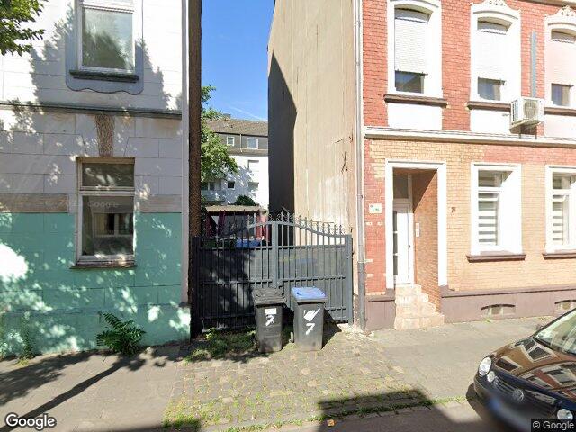 Zwangsversteigerung: Dreifamilienhaus in Duisburg, Mittelmeiderich