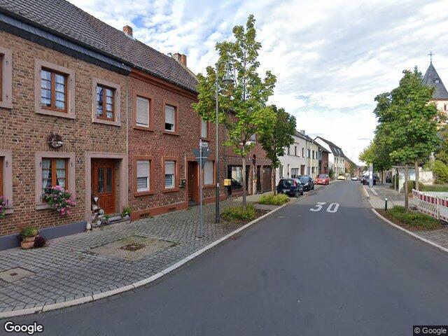 Zwangsversteigerung: Mehrfamilienhaus in Euskirchen, Frauenberg