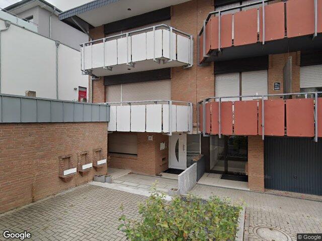 Zwangsversteigerung: Zweifamilienhaus, Einfamilienhaus in Bonn, Lessenich